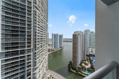 Condo in Miami, Florida, 1 bedroom  № 1947225 - photo 1