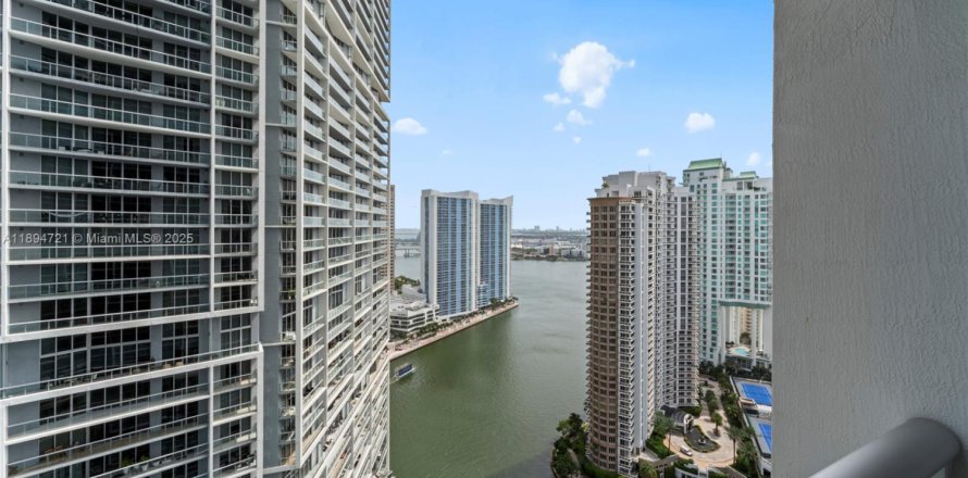 Condo in Miami, Florida, 1 bedroom  № 1947225