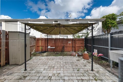 Townhouse in Doral, Florida 3 bedrooms, 152.55 sq.m. № 2002701 - photo 22