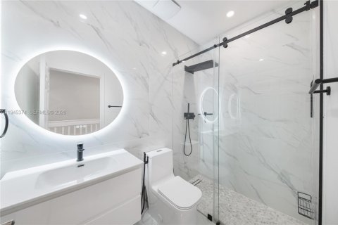 Townhouse in Doral, Florida 3 bedrooms, 152.55 sq.m. № 2002701 - photo 16