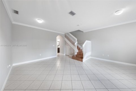 Townhouse in Doral, Florida 3 bedrooms, 152.55 sq.m. № 2002701 - photo 4