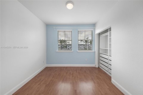 Townhouse in Doral, Florida 3 bedrooms, 152.55 sq.m. № 2002701 - photo 18