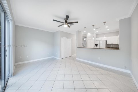 Townhouse in Doral, Florida 3 bedrooms, 152.55 sq.m. № 2002701 - photo 6
