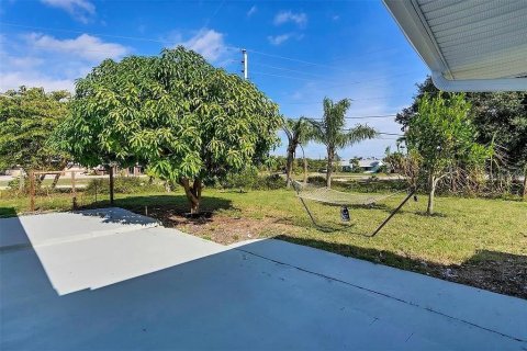 Villa ou maison à vendre à Port Charlotte, Floride: 2 chambres, 113.81 m2 № 2109398 - photo 29
