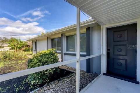Villa ou maison à vendre à Port Charlotte, Floride: 2 chambres, 113.81 m2 № 2109398 - photo 10