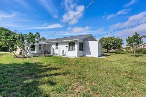 Villa ou maison à vendre à Port Charlotte, Floride: 2 chambres, 113.81 m2 № 2109398 - photo 30