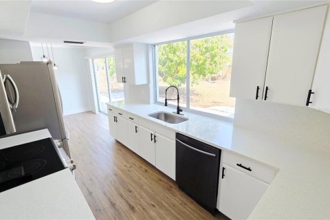 Villa ou maison à vendre à Port Charlotte, Floride: 2 chambres, 113.81 m2 № 2109398 - photo 15