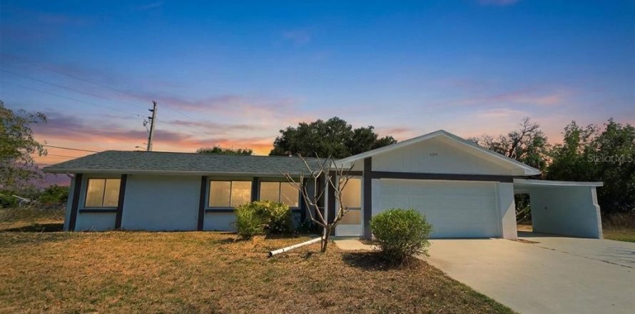 Villa ou maison à Port Charlotte, Floride 2 chambres, 113.81 m2 № 2109398