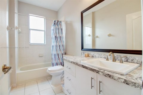 Villa ou maison à vendre à Homestead, Floride: 5 chambres, 193.05 m2 № 1786500 - photo 28