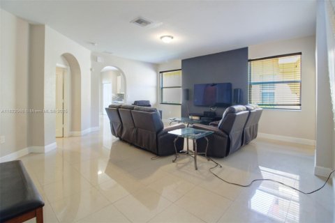 Villa ou maison à vendre à Homestead, Floride: 5 chambres, 193.05 m2 № 1786500 - photo 8