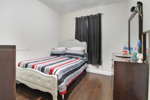 Villa ou maison à vendre à Homestead, Floride: 5 chambres, 193.05 m2 № 1786500 - photo 20