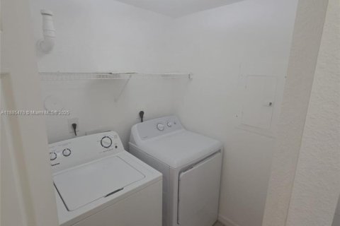 Copropriété à louer à Miramar, Floride: 2 chambres, 111.95 m2 № 1931677 - photo 5