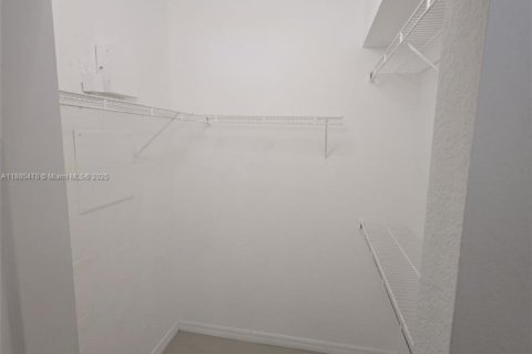 Copropriété à louer à Miramar, Floride: 2 chambres, 111.95 m2 № 1931677 - photo 4