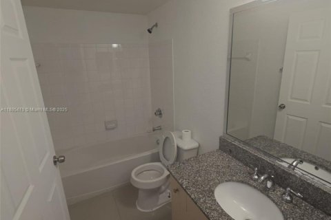 Copropriété à louer à Miramar, Floride: 2 chambres, 111.95 m2 № 1931677 - photo 9