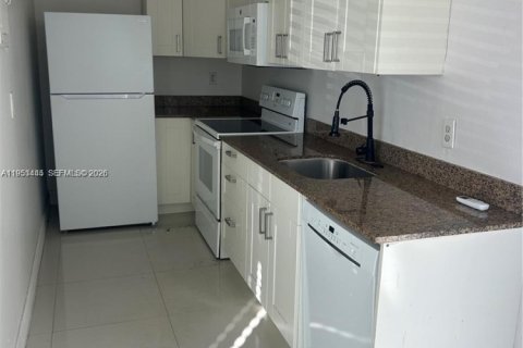 Apartamento en alquiler en Fort Lauderdale, Florida, 2 dormitorios, 151.8 m2 № 2007687 - foto 2