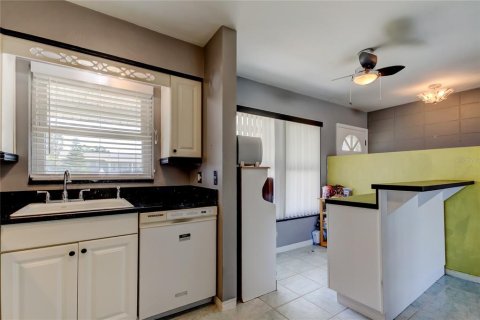 Villa ou maison à vendre à Seminole, Floride: 2 chambres, 85.93 m2 № 1720623 - photo 13