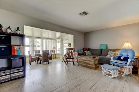 Villa ou maison à vendre à Seminole, Floride: 2 chambres, 85.93 m2 № 1720623 - photo 16