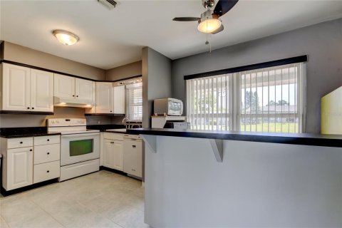 Villa ou maison à vendre à Seminole, Floride: 2 chambres, 85.93 m2 № 1720623 - photo 10