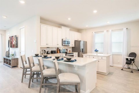 Casa en venta en Kissimmee, Florida, 6 dormitorios, 308.16 m2 № 2207735 - foto 5