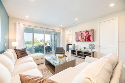 Casa en venta en Kissimmee, Florida, 6 dormitorios, 308.16 m2 № 2207735 - foto 8