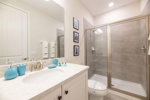 Casa en venta en Kissimmee, Florida, 6 dormitorios, 308.16 m2 № 2207735 - foto 21
