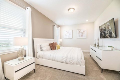 Casa en venta en Kissimmee, Florida, 6 dormitorios, 308.16 m2 № 2207735 - foto 23