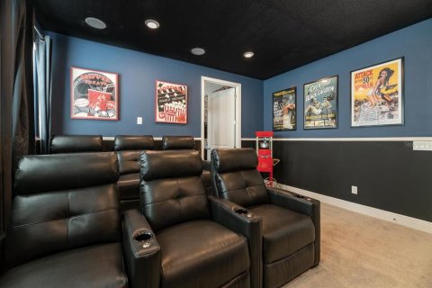 Casa en venta en Kissimmee, Florida, 6 dormitorios, 308.16 m2 № 2207735 - foto 13