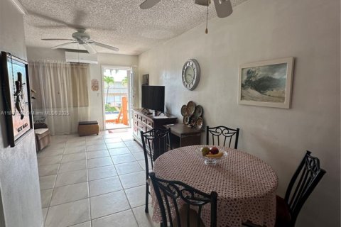 Condominio en venta en Hallandale Beach, Florida, 1 dormitorio, 58.06 m2 № 2035274 - foto 2