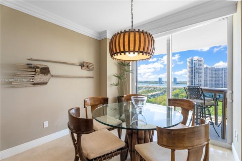 Condo in Aventura, Florida, 4 bedrooms  № 1969850 - photo 10