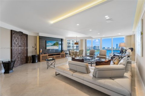 Condo in Aventura, Florida, 4 bedrooms  № 1969850 - photo 2