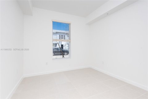 Снять в аренду таунхаус в Майами, Флорида 3 спальни, № 2044787 - фото 20