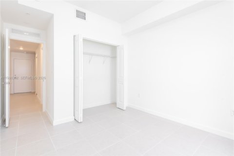 Снять в аренду таунхаус в Майами, Флорида 3 спальни, № 2044787 - фото 22