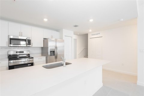 Снять в аренду таунхаус в Майами, Флорида 3 спальни, № 2044787 - фото 7