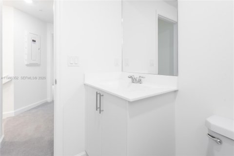 Снять в аренду таунхаус в Майами, Флорида 3 спальни, № 2044787 - фото 25