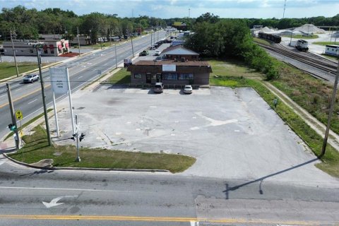 Propiedad comercial en Wildwood, Florida 249.35 m2 № 2155895