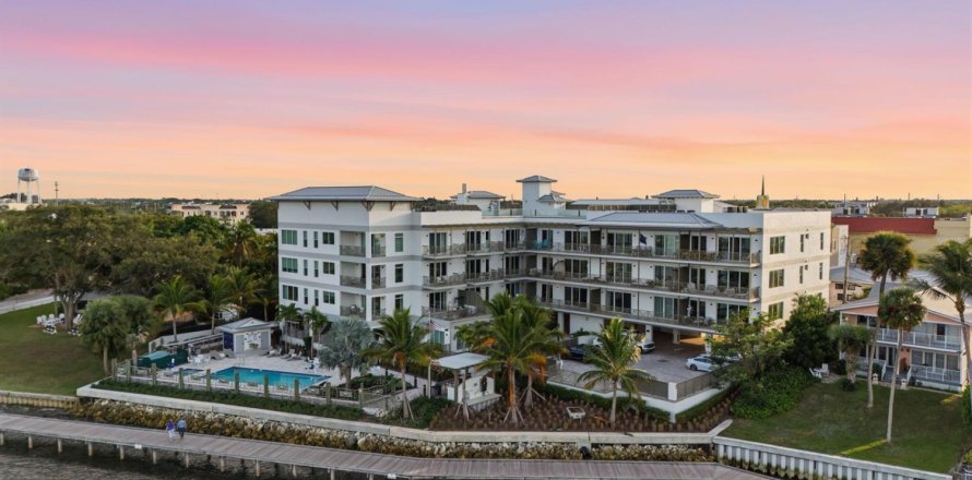 Condo à Stuart, Floride, 1 chambre  № 2146331