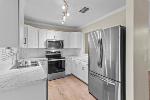 Townhouse in Riverview, Florida 2 bedrooms, 134.52 sq.m. № 2391465 - photo 6