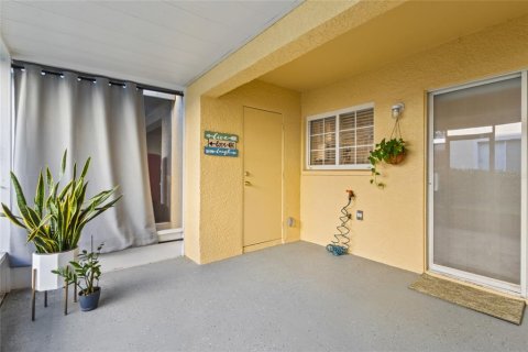 Townhouse in Riverview, Florida 2 bedrooms, 134.52 sq.m. № 2391465 - photo 19