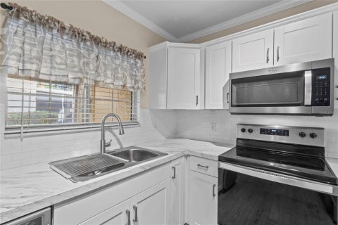 Townhouse in Riverview, Florida 2 bedrooms, 134.52 sq.m. № 2391465 - photo 8