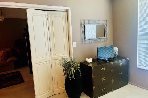 Condo in Pompano Beach, Florida, 2 bedrooms № 2247212 - photo 4