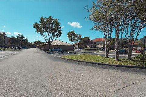 Copropriété à vendre à Pembroke Pines, Floride: 1 chambre, 64.1 m2 № 1963476 - photo 5