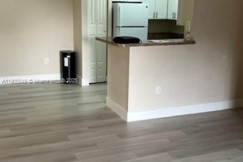 Copropriété à vendre à Pembroke Pines, Floride: 1 chambre, 64.1 m2 № 1963476 - photo 8