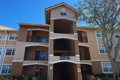 Copropriété à vendre à Pembroke Pines, Floride: 1 chambre, 64.1 m2 № 1963476 - photo 1