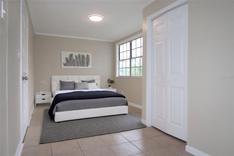House in Tampa, Florida 3 bedrooms, 110.55 sq.m. № 1919100 - photo 8