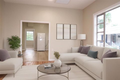 House in Tampa, Florida 3 bedrooms, 110.55 sq.m. № 1919100 - photo 4