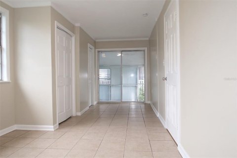 House in Tampa, Florida 3 bedrooms, 110.55 sq.m. № 1919100 - photo 24