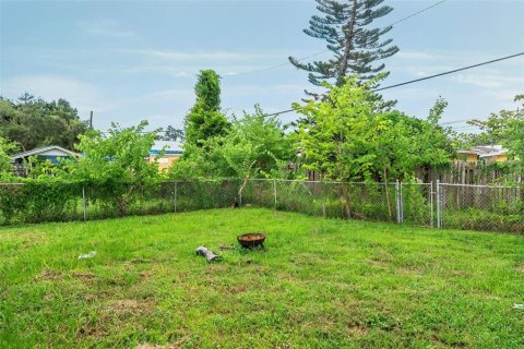 House in Tampa, Florida 3 bedrooms, 110.55 sq.m. № 1919100 - photo 12