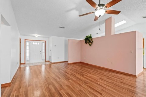 House in Leesburg, Florida 2 bedrooms, 127.46 sq.m. № 1782562 - photo 7