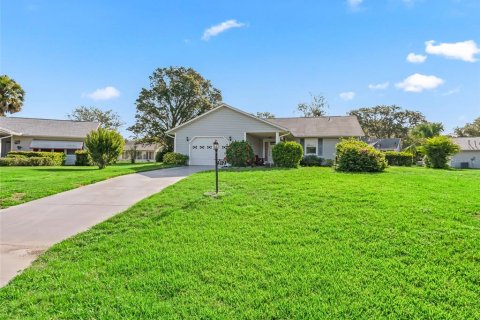 House in Leesburg, Florida 2 bedrooms, 127.46 sq.m. № 1782562 - photo 1