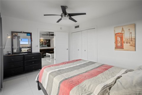 Condo in Pompano Beach, Florida, 3 bedrooms  № 2086188 - photo 24